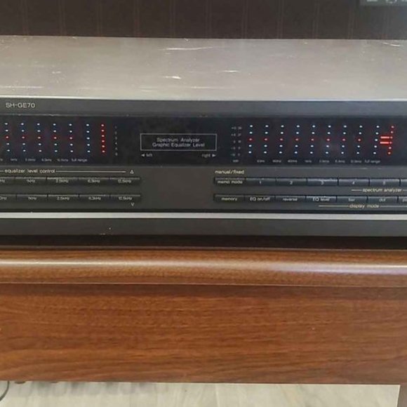 Technics SH-GE70 Graphic Equalizer - Picture 1 of 3
